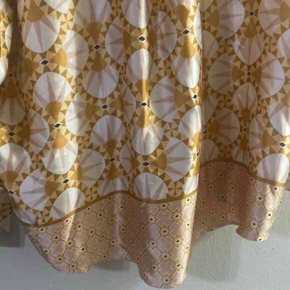 NWT House of Harlow 1960 Womens Neutral Geometric Print Satin Button-Down Blouse - Picture 8 of 10